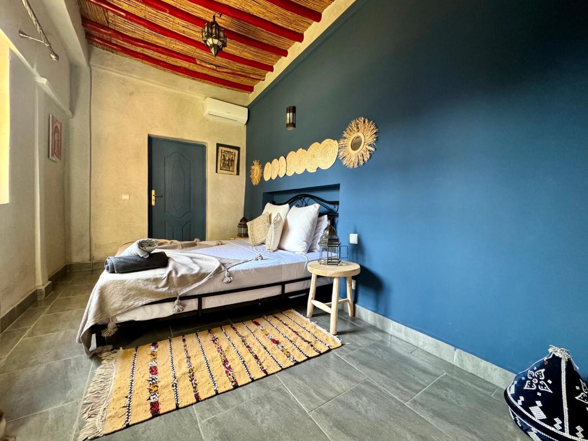 Jenny Lynn Hotel Tazrou Exterior photo